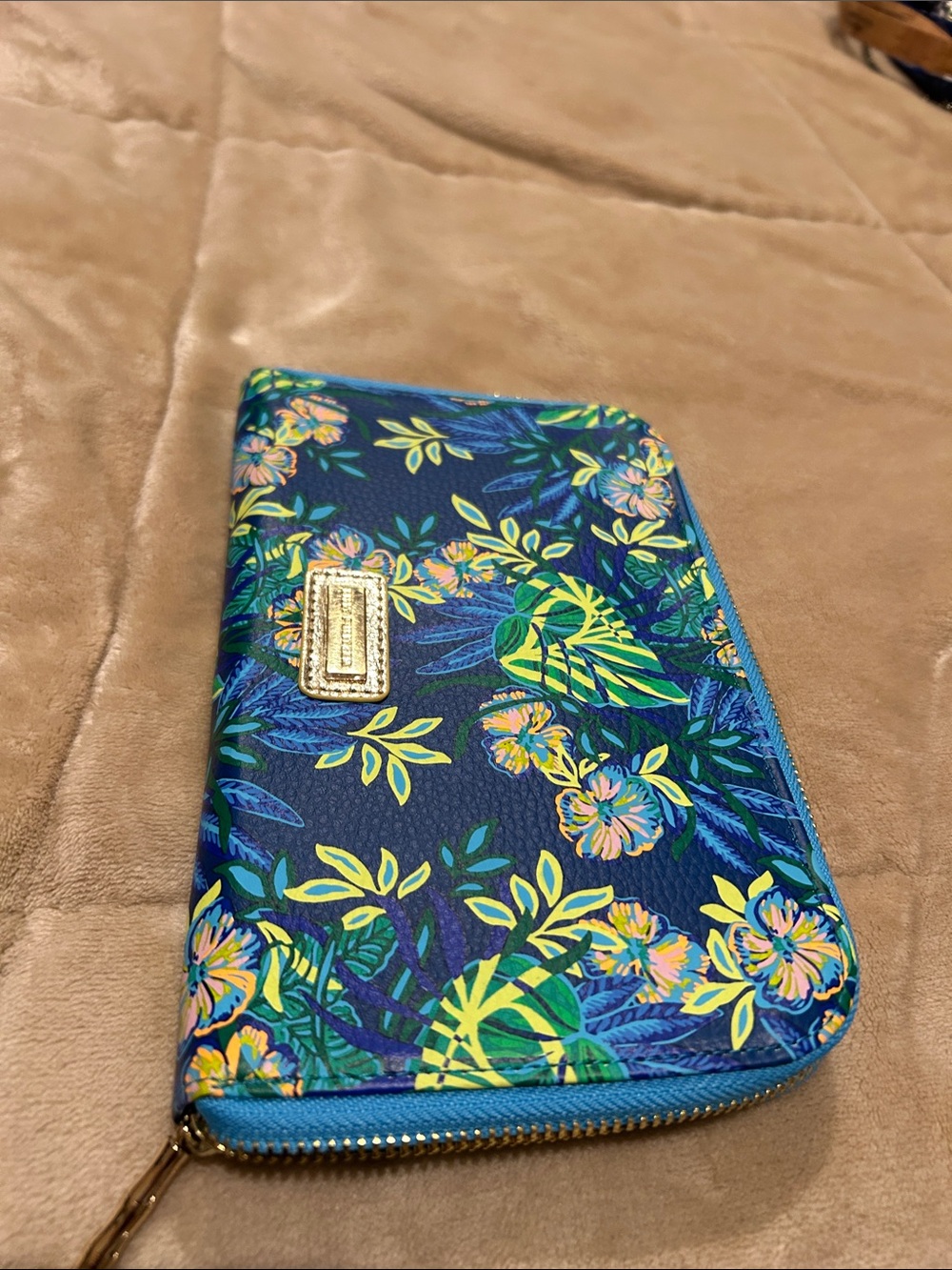 Lilly Pulitzer Navy Floral Zip Wallet with Gold Plaque